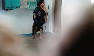 Ein Mann pflanzte eine Frau auf den Rücken. Zur gleichen Zeit, in der Nähe usw.es gibt einige, die gesehen werden.setz dich hin, besonders wenn dieses Mädchen in Beziehung zu Erwachsenen alte frauen free steht, die nicht interessiert sind, aber sein kleiner Freund eifersüchtig ist. weil dieses auto unter wasser, nicht ertrinken.