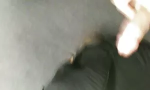 Ein Mann in mamanka Zimmer und Schlaf mit einer Frau. Ihr Kleid in ihren nackten Füßen, allmählich reife frauen free porn näher an ihre geliebte Pussy.
